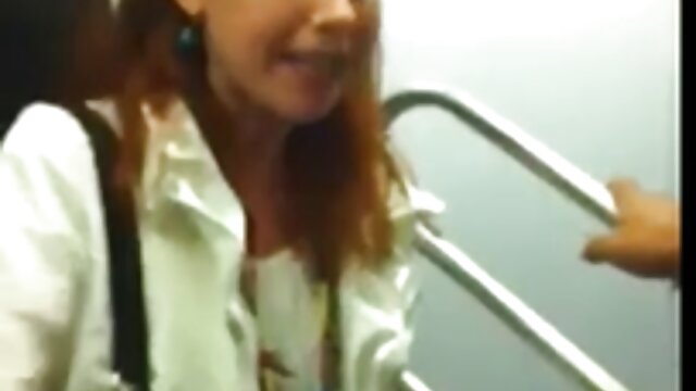 Краще порно : Кучерява повія з подвійним проникненням від porno mama video умілих шпильок Порнофільм